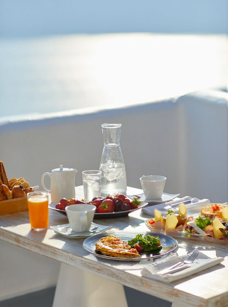 Фото Allure Breeze Suites