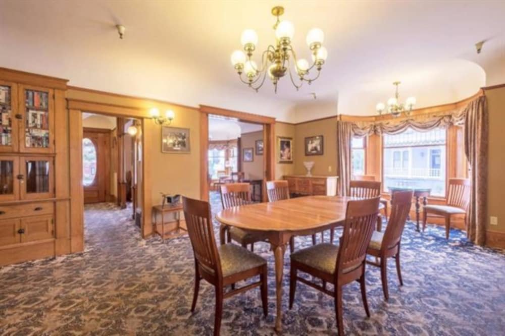 Фото Pacific Grove Inn