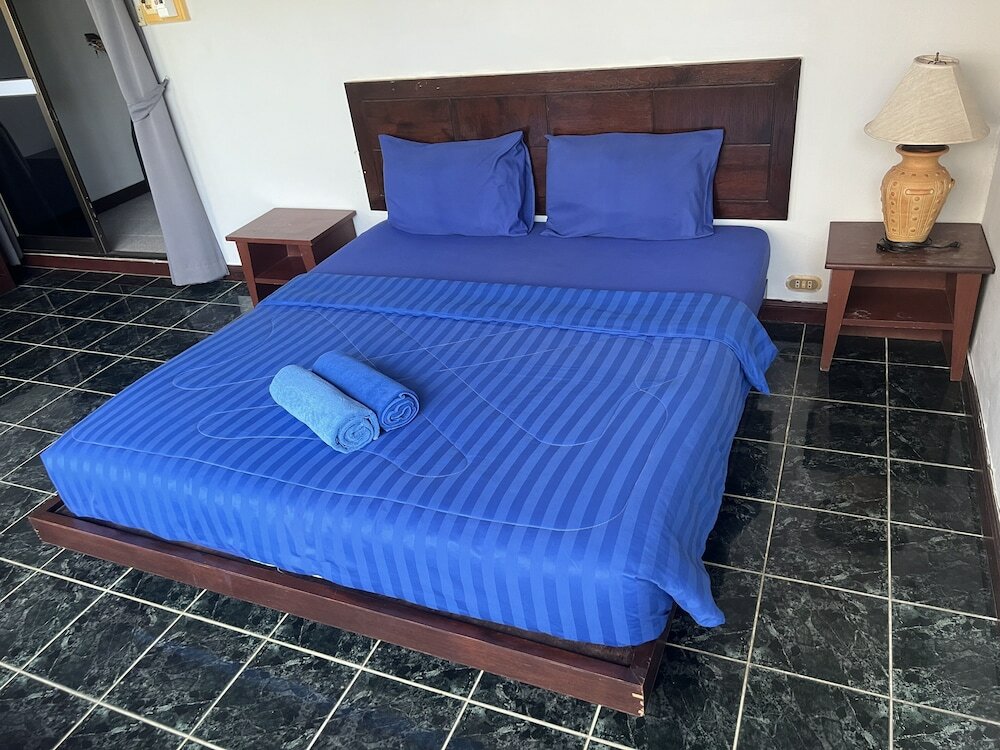 Фото Little Mermaid Guesthouse & Restaurant