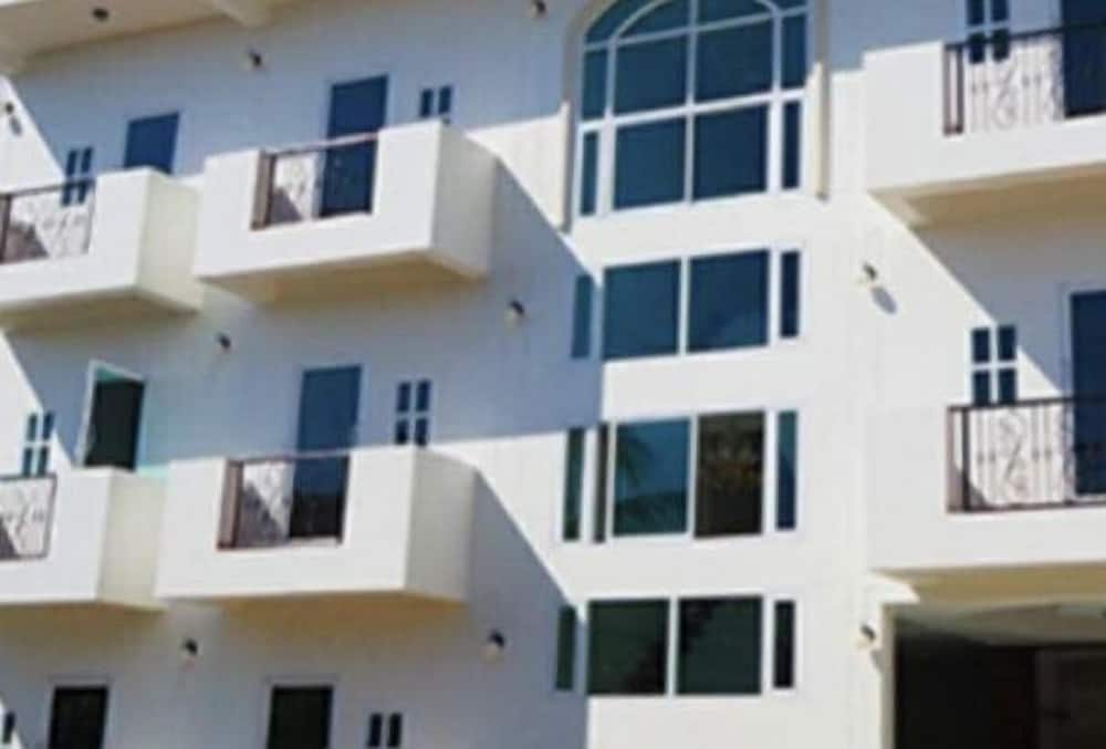 Фото Maesot Siri Hotel