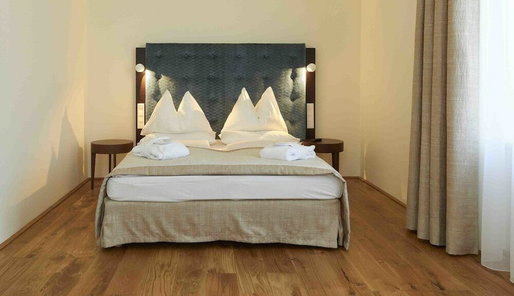 Фото HiLight Suites Hotel