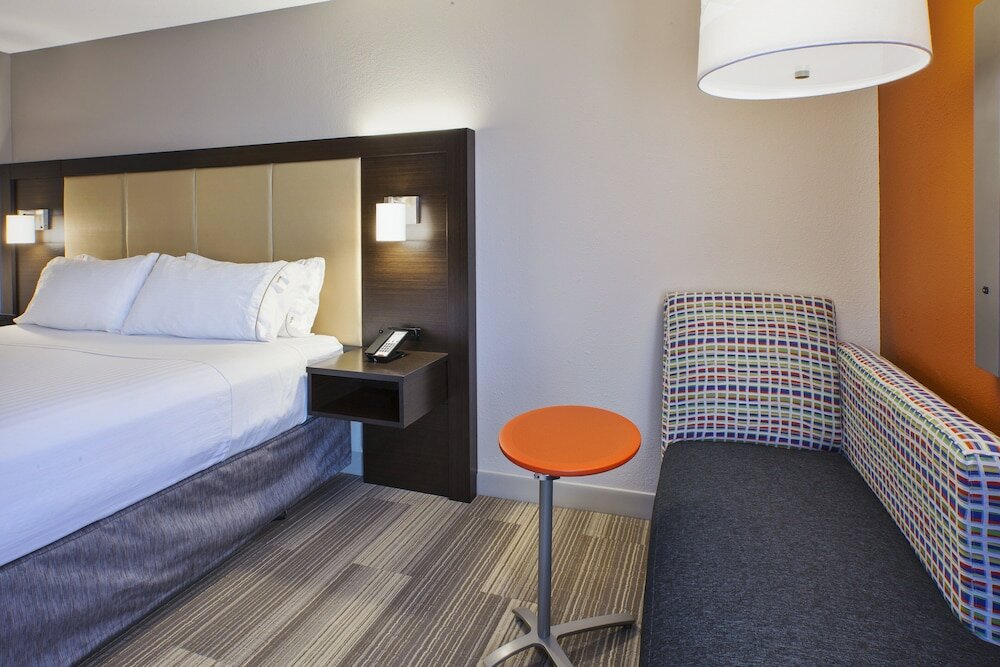 Фото Holiday Inn Express Hotel & Suites Chicago-Midway Airport, an Ihg Hotel