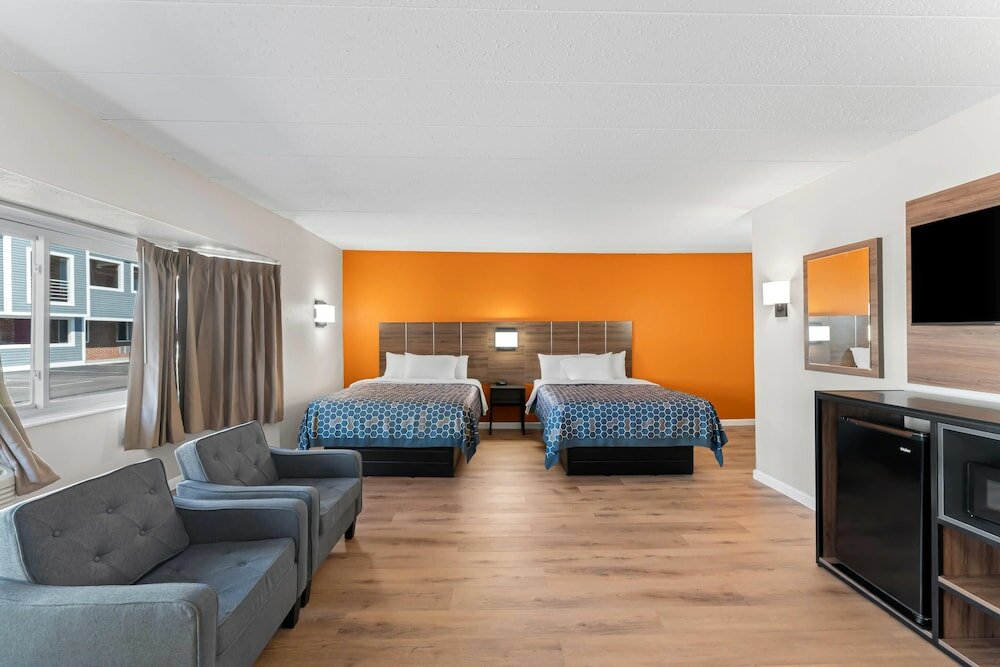 Фото Econo Lodge Cranston - Providence
