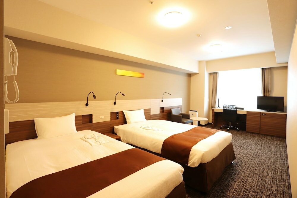 Фото Smile Hotel Premium Osaka Hommachi