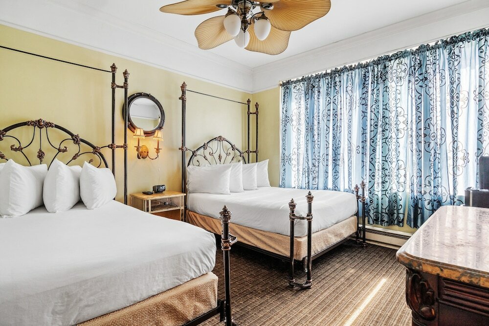 Фото Fitzgerald Hotel