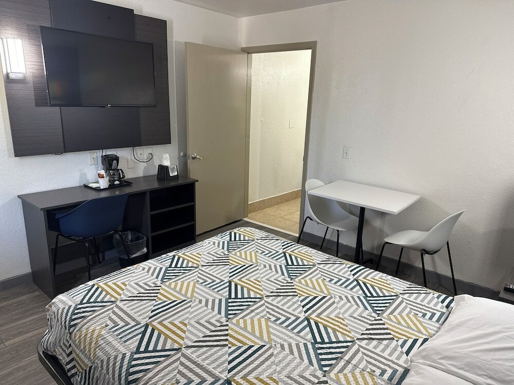 Фото Studio 6 Grand Prairie, Tx