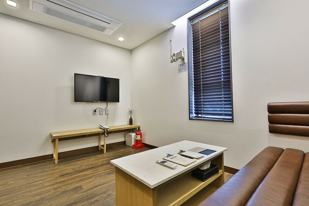 Фото Jongno Makers X Pretty Hotel