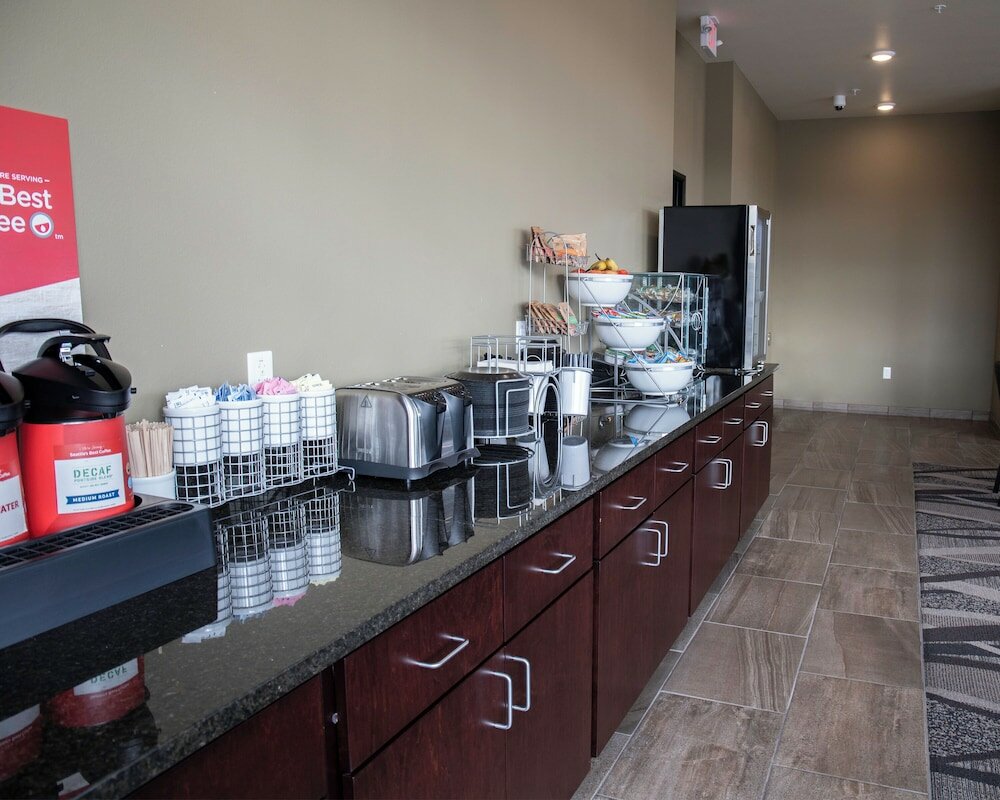Фото Cobblestone Hotel & Suites - Two Rivers