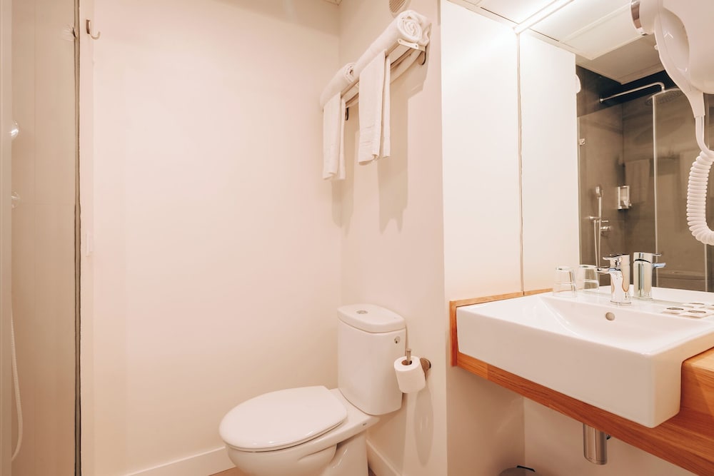 Фото Vertice Roomspace Madrid