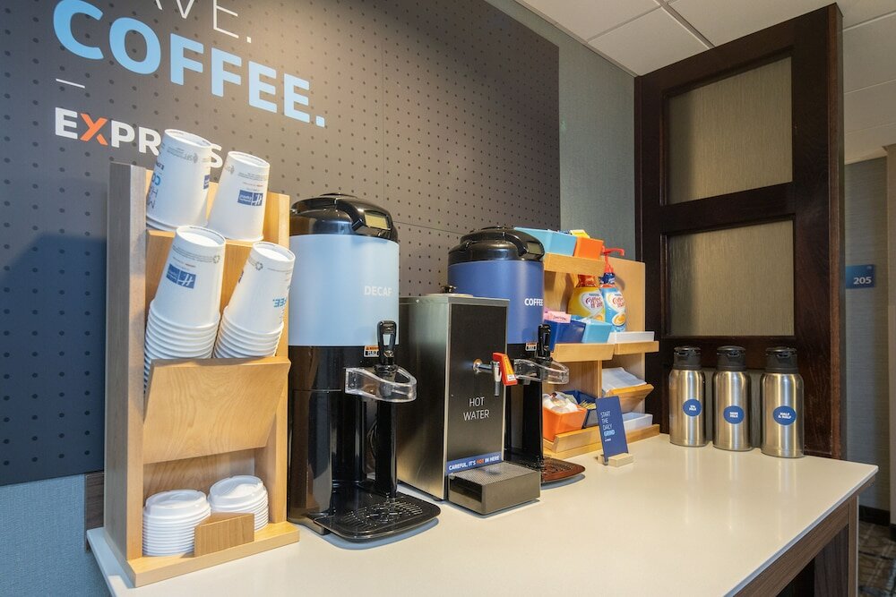 Фото Holiday Inn Express Redwood City-Central, an Ihg Hotel