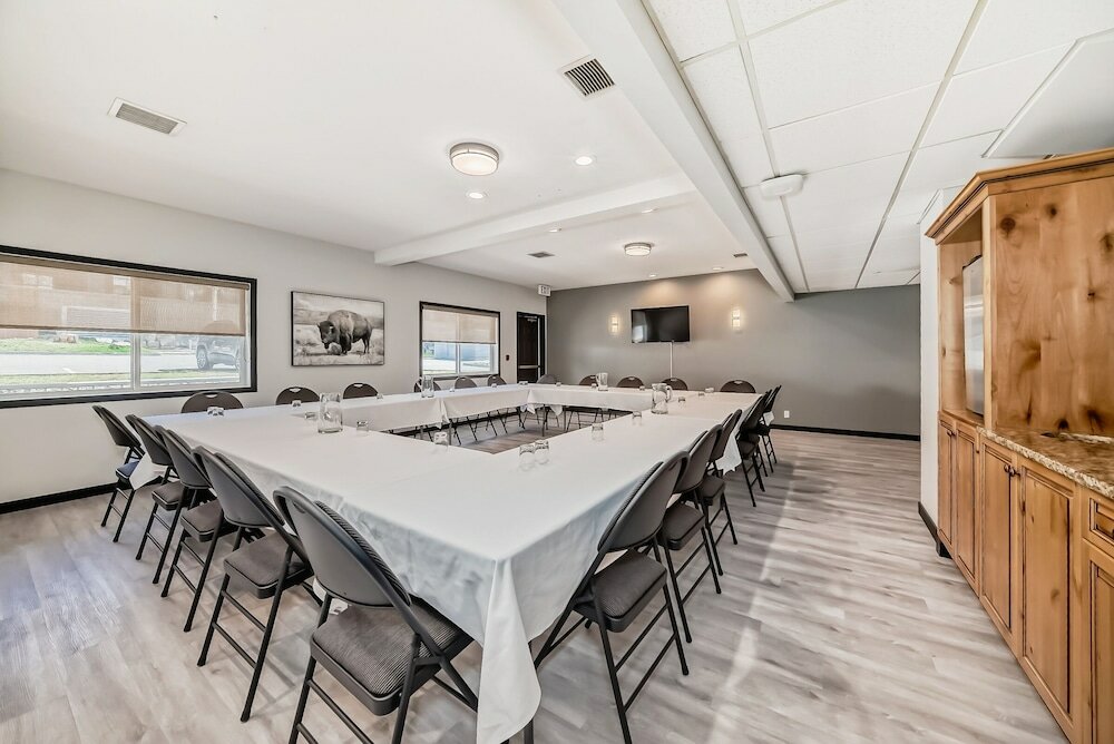 Фото Canmore Rocky Mountain Inn