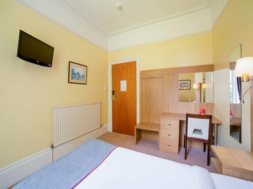Гостиница Oyo Eagle House Hotel, St Leonards Hastings в Гастингсе