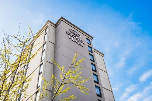 Гостиница Crowne Plaza Newark Airport, an Ihg Hotel в Элизабет