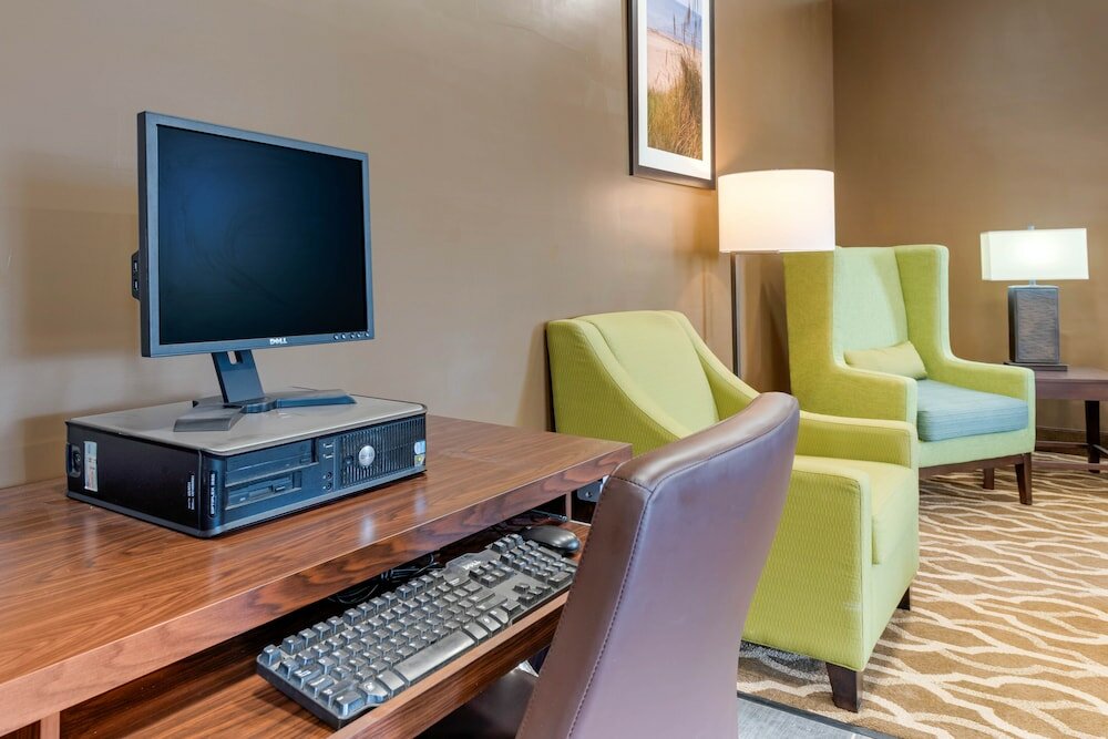 Фото Comfort Inn & Suites