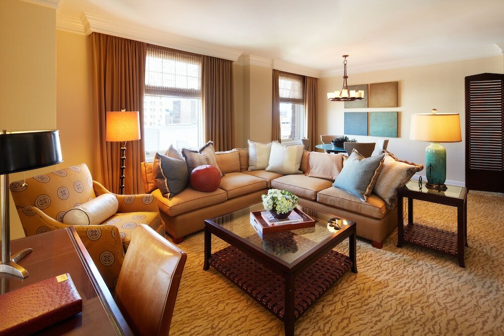 Фото Huntington Hotel