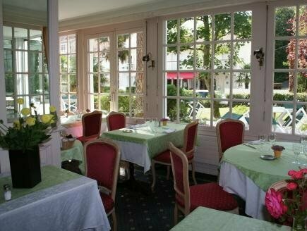 Гостиница Adonis Cottage La Baule в Сен-Назере