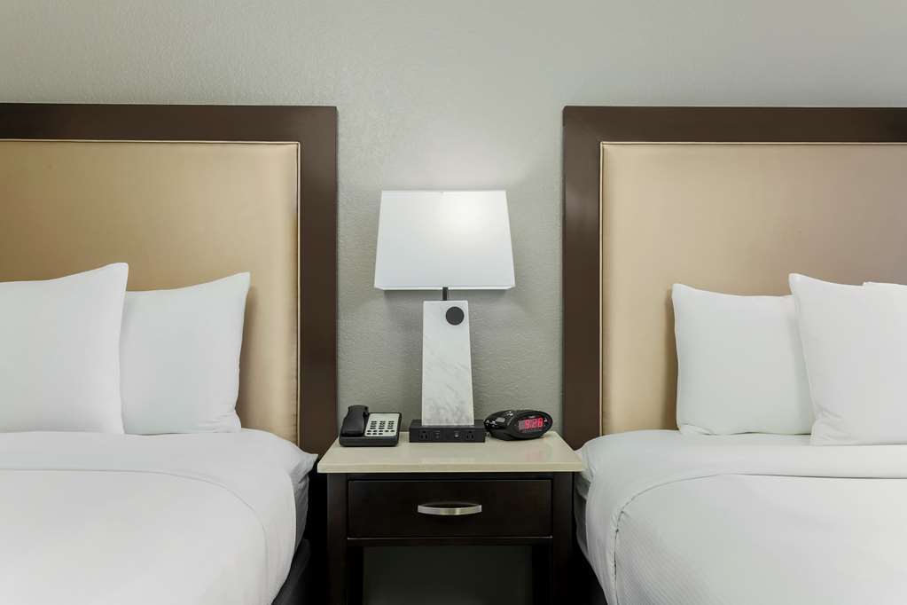 Фото DoubleTree by Hilton Austin - University Area