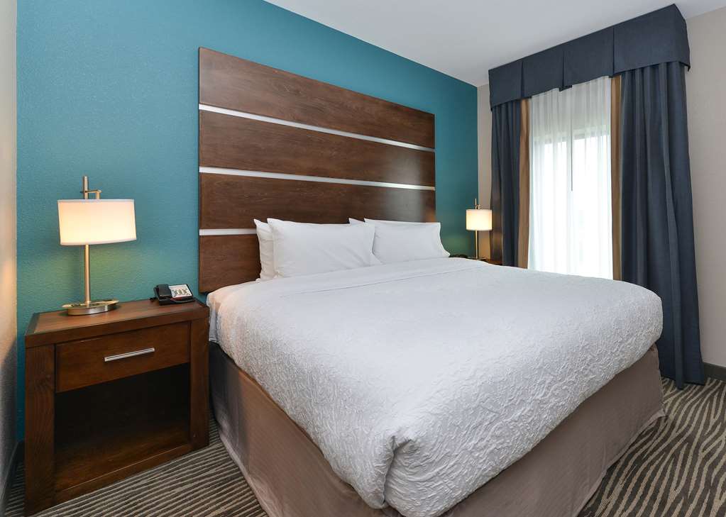 Фото Hampton Inn & Suites Des Moines Downtown