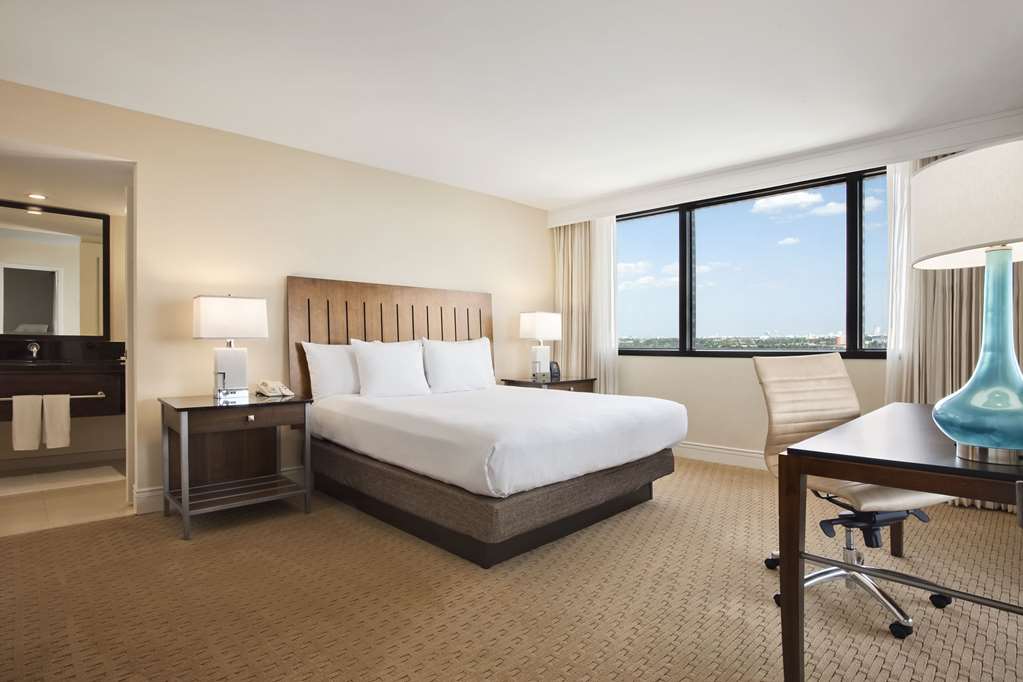 Фото Hilton Miami Airport Blue Lagoon