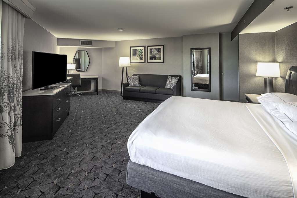 Фото DoubleTree by Hilton Hotel Modesto