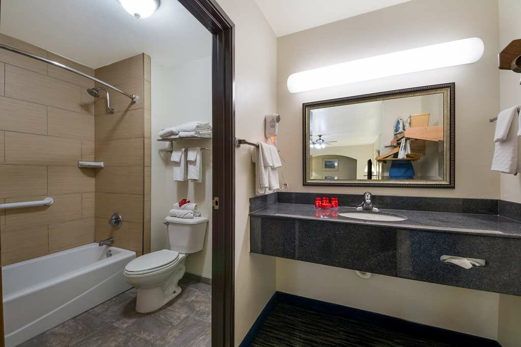 Фото SureStay Hotel by Best Western Falfurrias