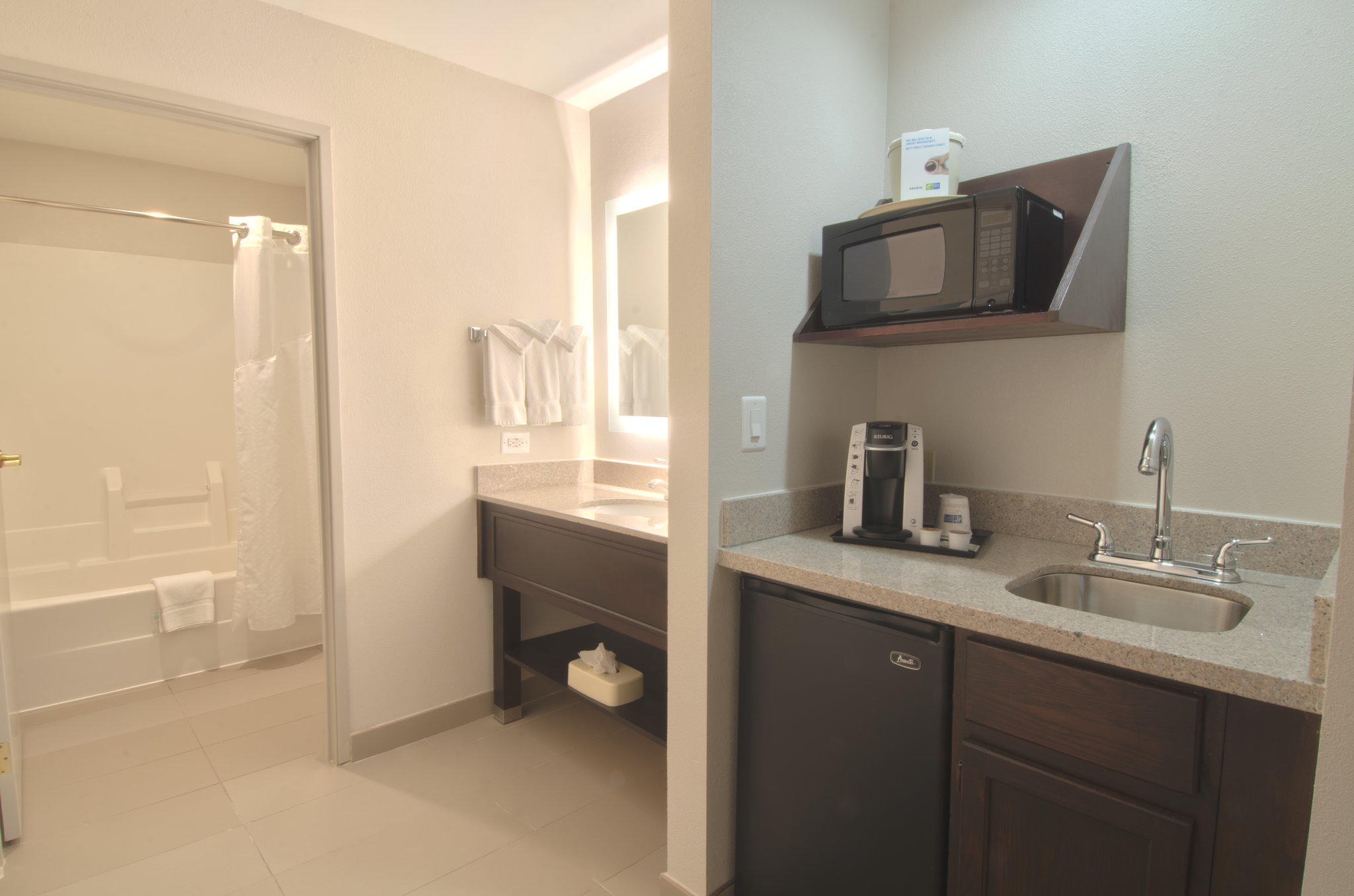 Фото Holiday Inn Express Hotel & Suites Chicago - Libertyville, an Ihg Hotel