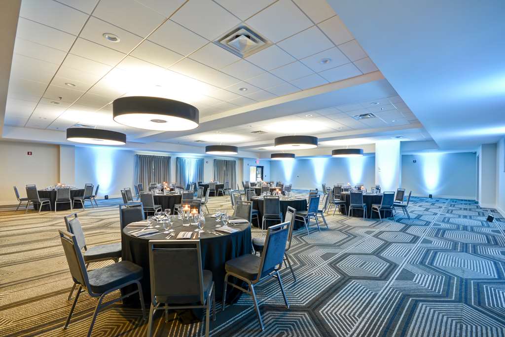 Фото Embassy Suites Hotel Charlotte