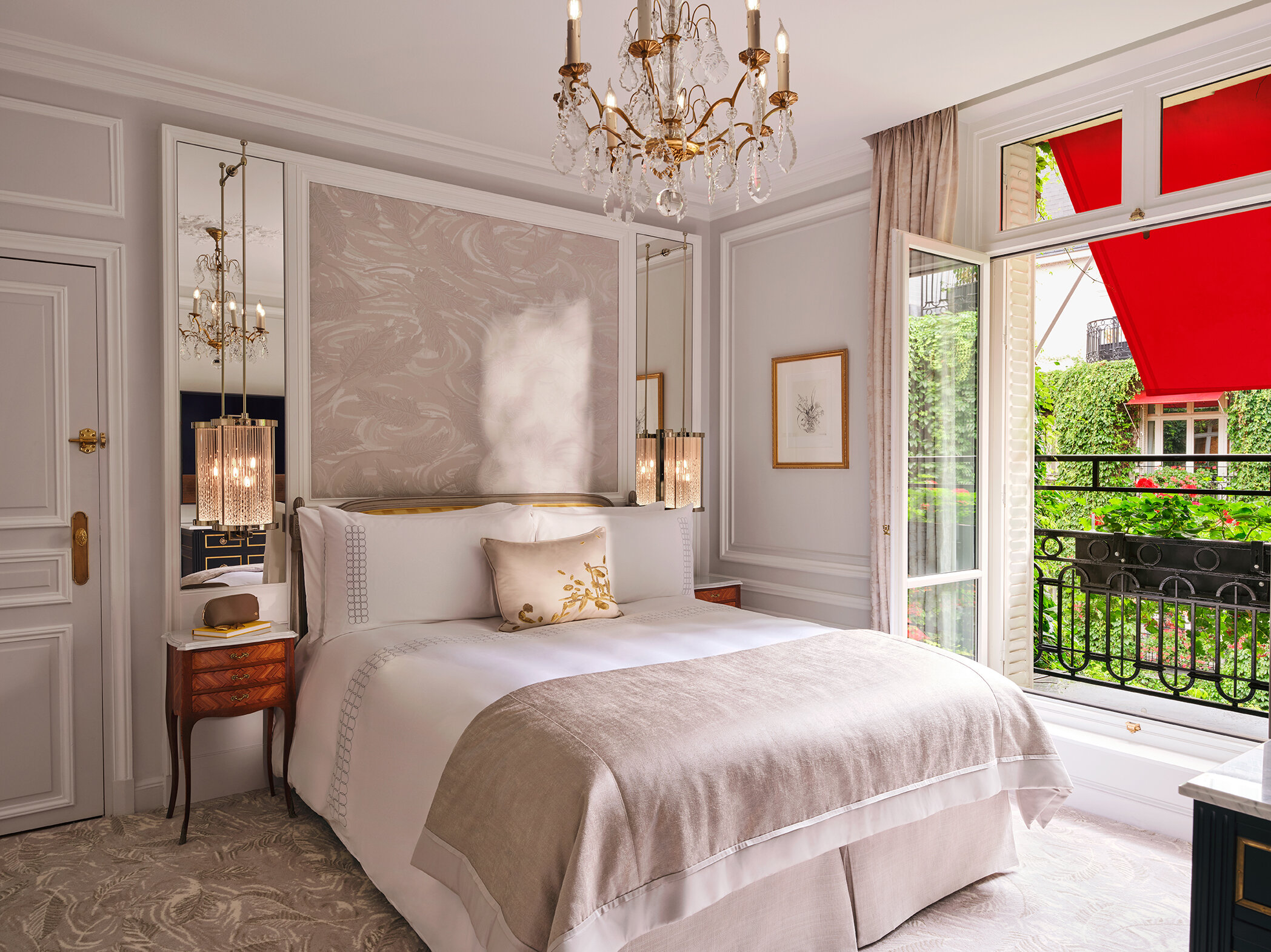 Фото Hotel Plaza Athenee