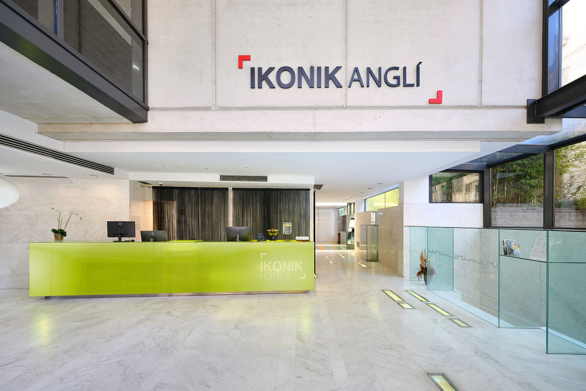 Фото Ikonik Angli