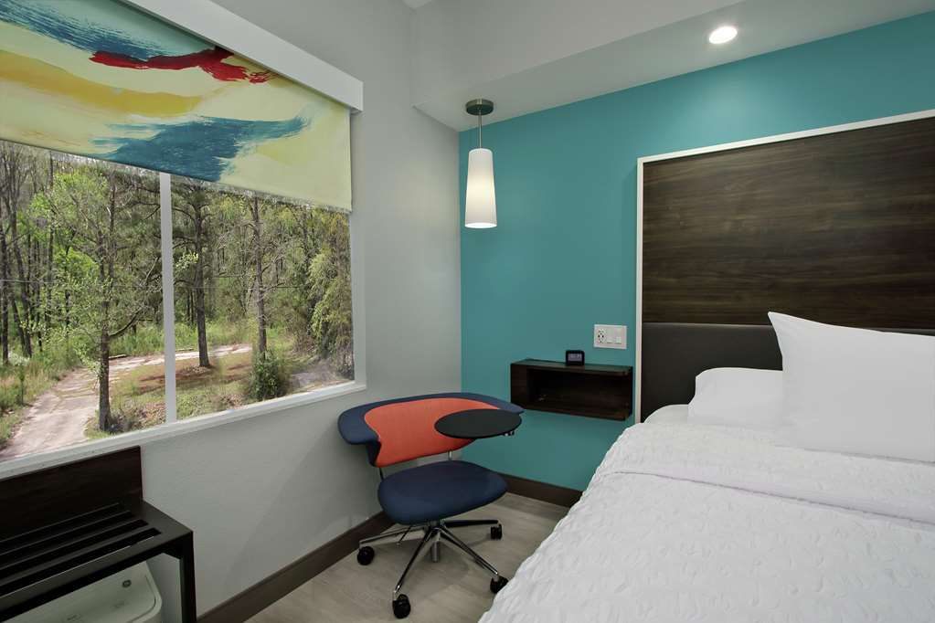 Фото Tru by Hilton Meridian
