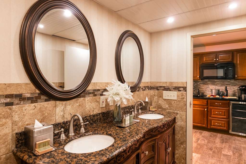 Фото Inn at the Colonnade Baltimore - a DoubleTree by Hilton