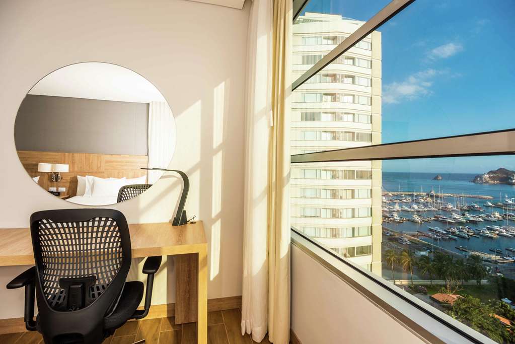 Фото Hilton Garden Inn Santa Marta