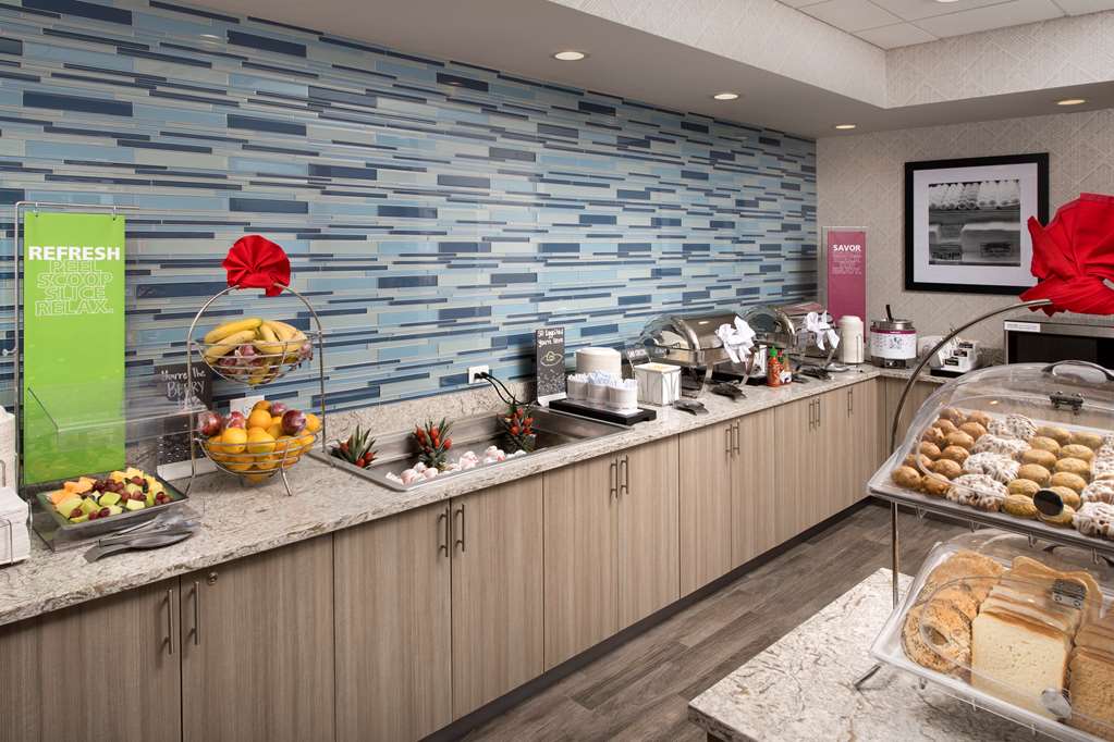 Фото Hampton Inn Miami - Airport East