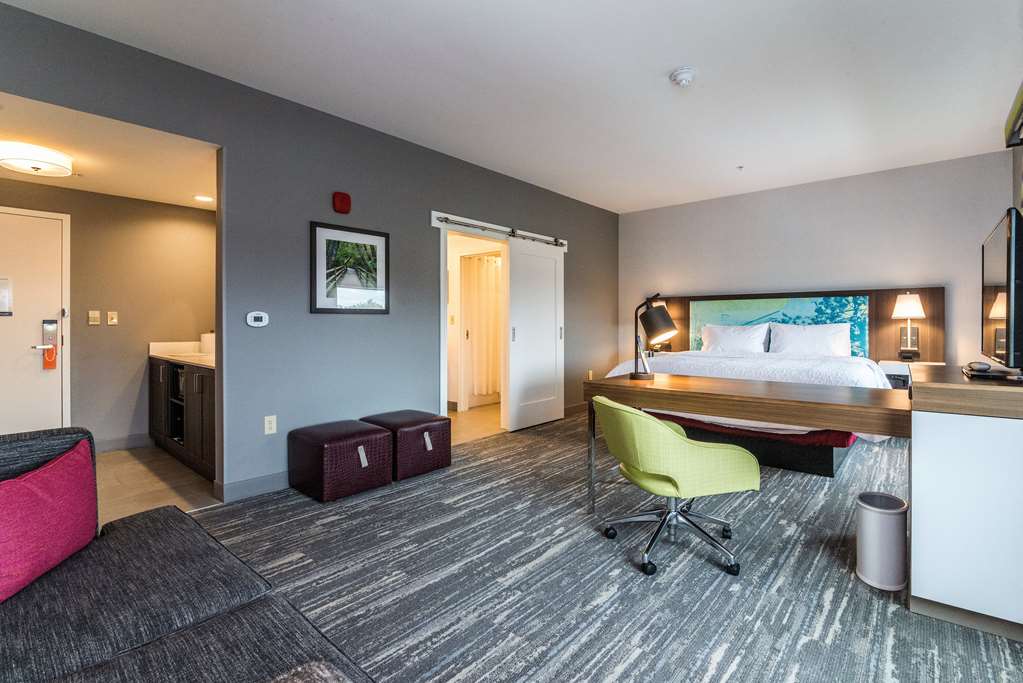 Фото Hampton Inn & Suites Allen Park