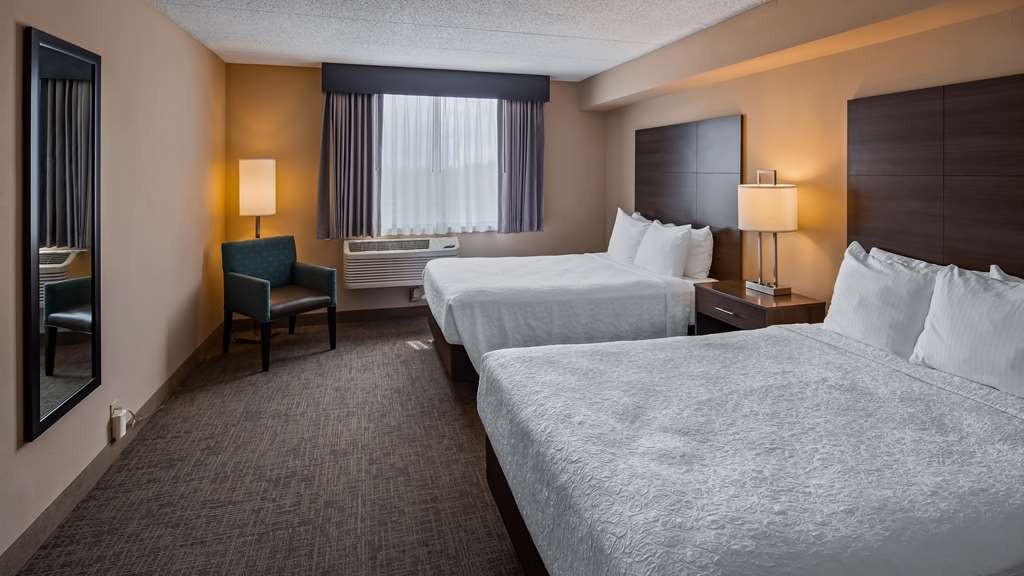 Фото Best Western East Towne Suites