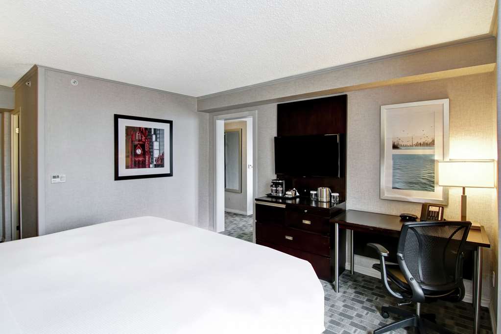 Фото DoubleTree by Hilton Hotel Toronto Downtown