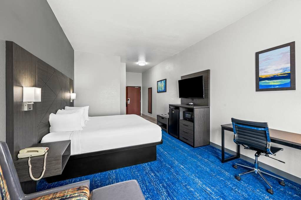 Фото Best Western Palace Inn & Suites