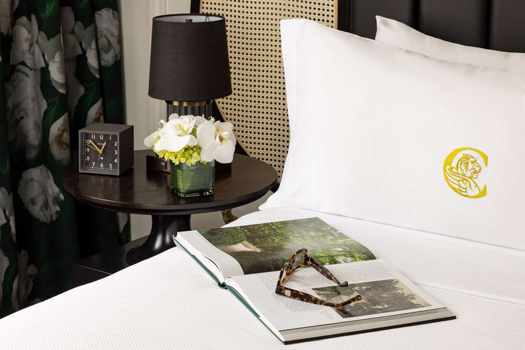 Фото The Candler Hotel Atlanta, Curio Collection by Hilton