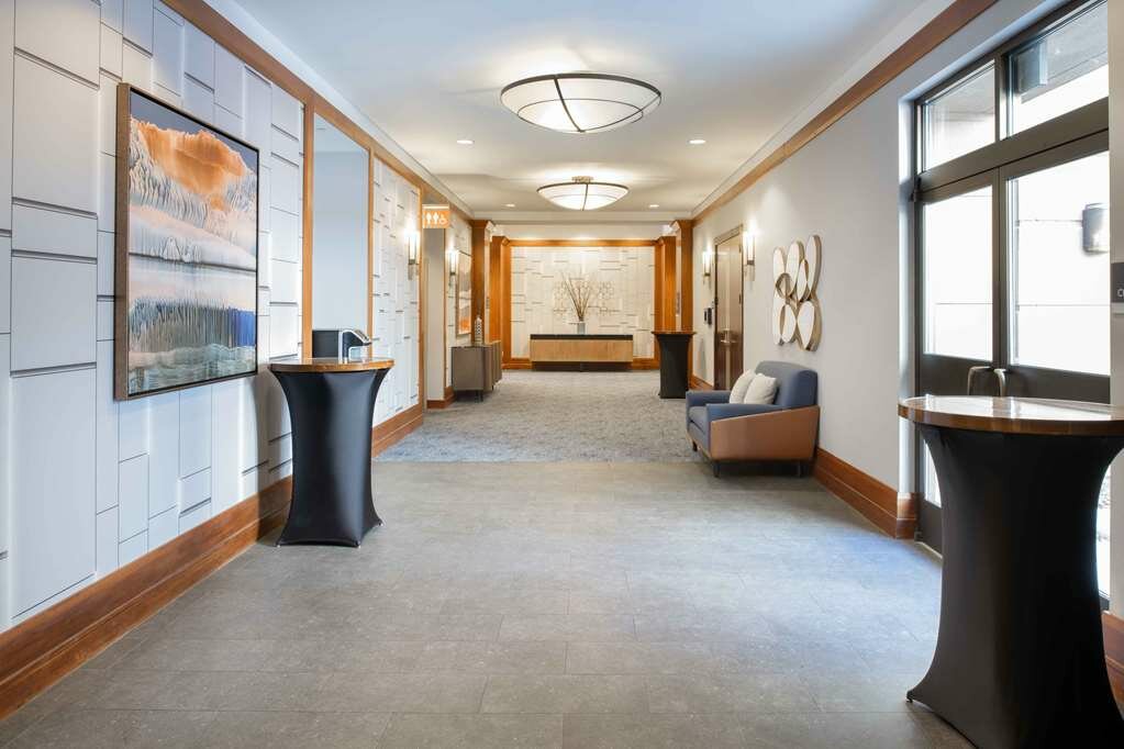 Фото Doubletree Hotel San Francisco Airport