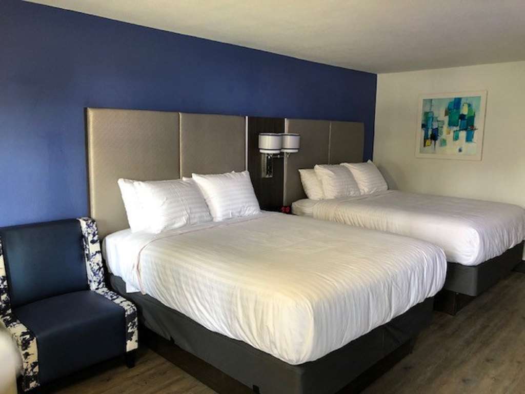 Фото SureStay Plus Hotel by Best Western Sacramento Cal Expo