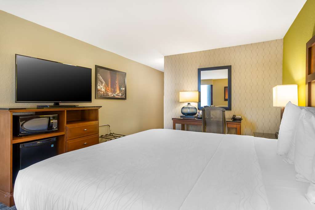 Фото Best Western Plus Houston Energy Corridor