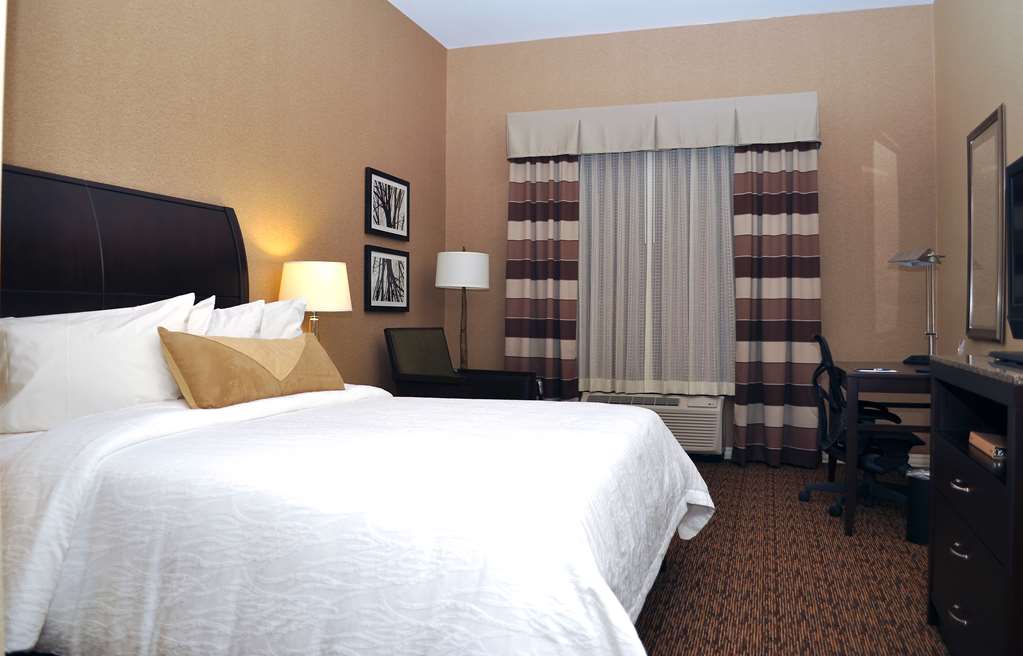 Фото Hilton Garden Inn St. Louis Airport
