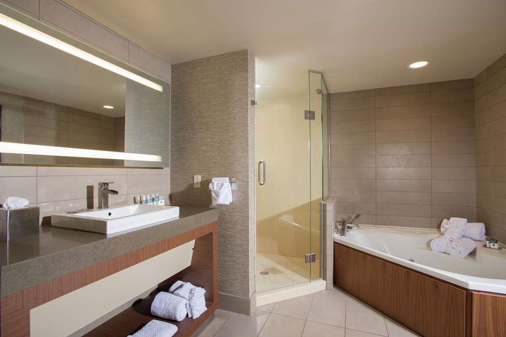 Фото The Broadway Columbia - a DoubleTree by Hilton