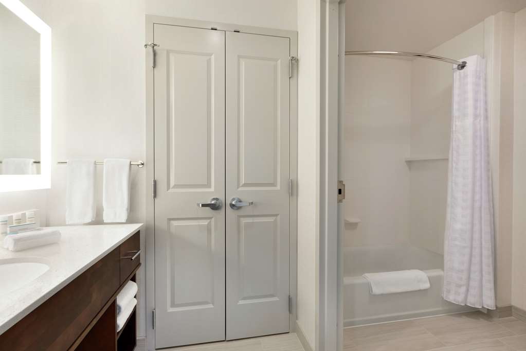 Фото Homewood Suites by Hilton Arlington Rosslyn Key Bridge