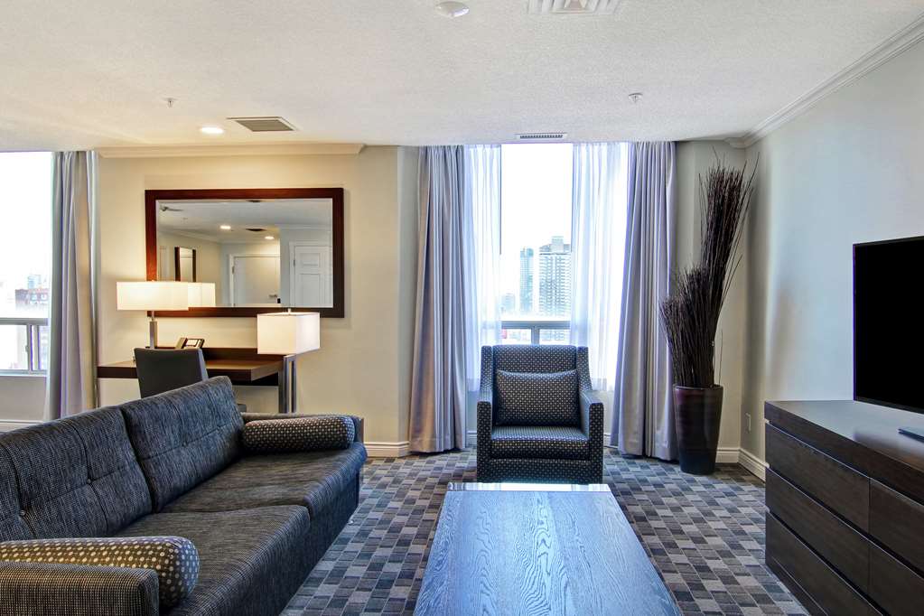 Фото DoubleTree by Hilton Hotel Toronto Downtown