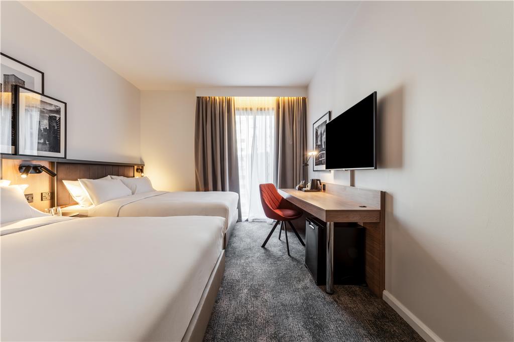 Фото Radisson Hotel Manchester City Centre, A Verified Net Zero Hotel