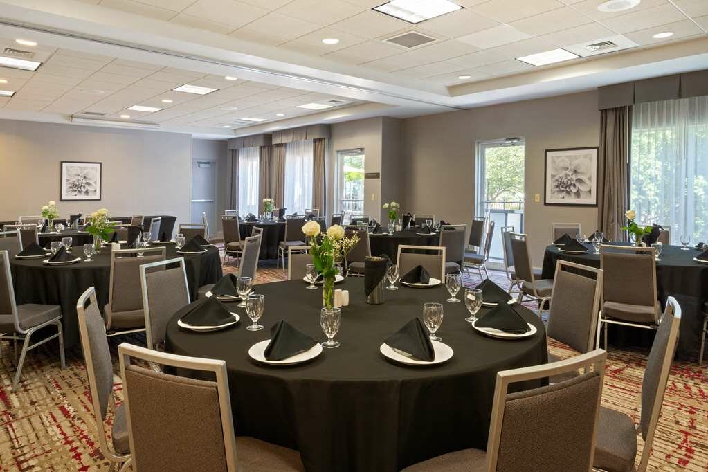 Фото Hilton Garden Inn Chesterton