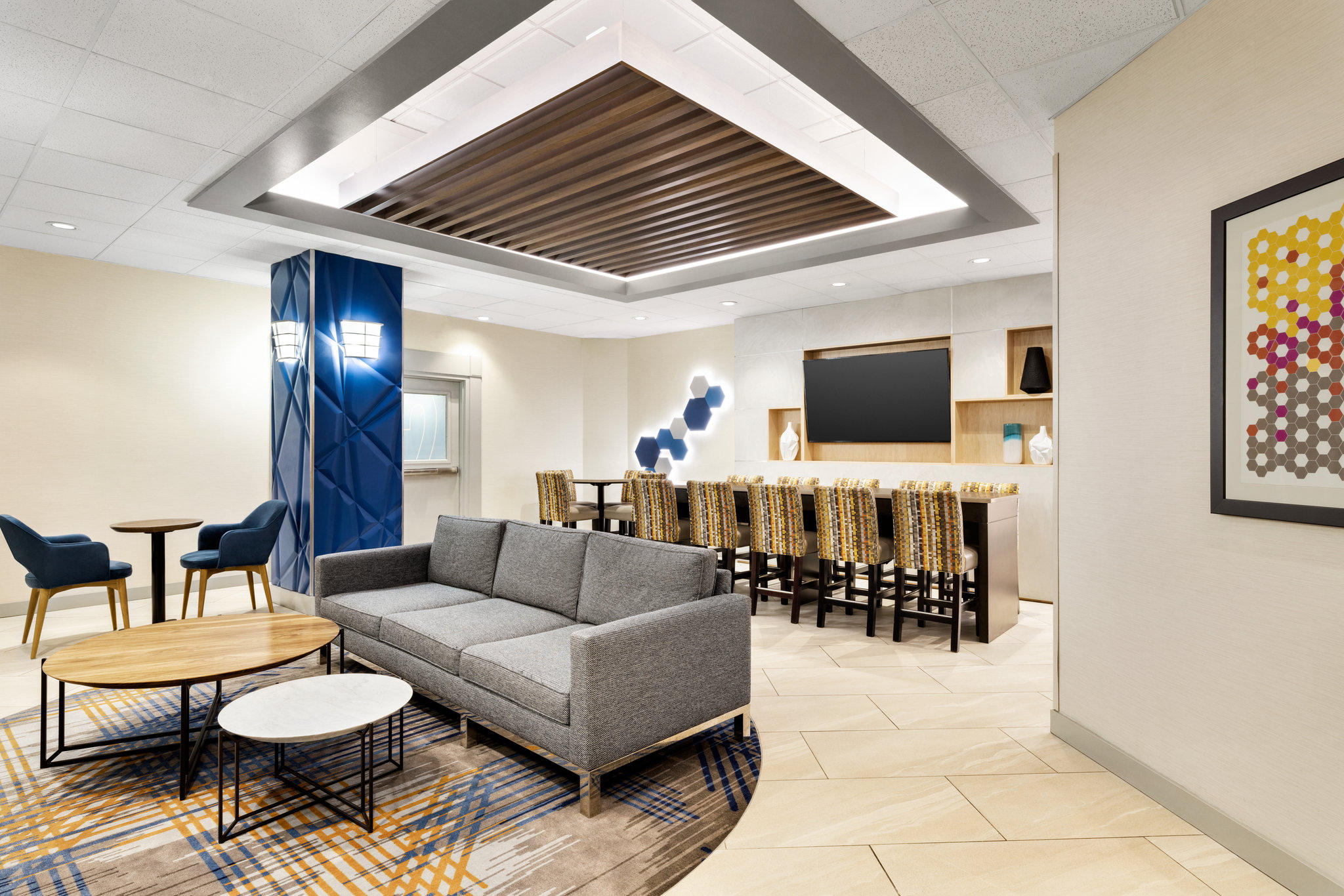 Фото Holiday Inn Express Vancouver-Metrotown