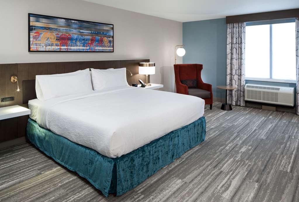 Фото Hilton Garden Inn Madison Downtown