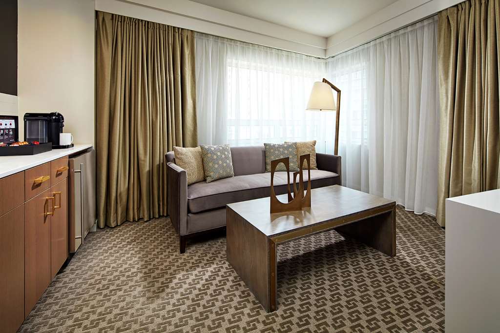 Фото The Statler Dallas Curio Collection by Hilton
